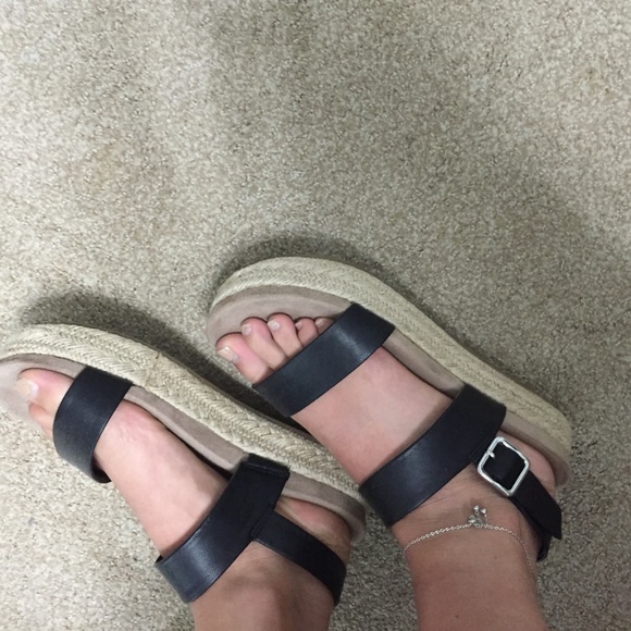 Sandals - Picture 3 of 3
